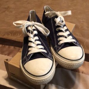 Navy canvas tennis shoes
